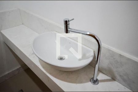 Lavabo de apartamento para alugar com 3 quartos, 90m² em Tijuca, Rio de Janeiro