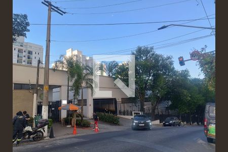 Apartamento para alugar com 76m², 2 quartos e 1 vagaFachada