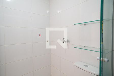 Banheiro de kitnet/studio para alugar com 1 quarto, 35m² em Centro, São Paulo