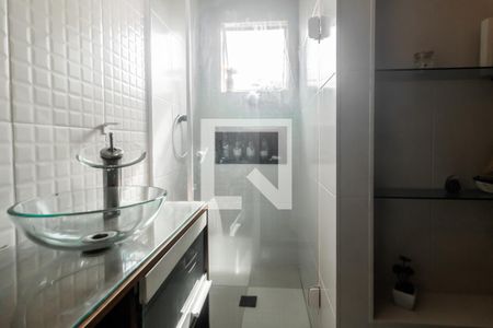 Casa à venda com 187m², 3 quartos e 2 vagas Casa à venda com 187m², 3 quartos e 2 vagasBanheiro