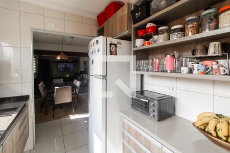 Casa à venda com 187m², 3 quartos e 2 vagas Casa à venda com 187m², 3 quartos e 2 vagasCozinha