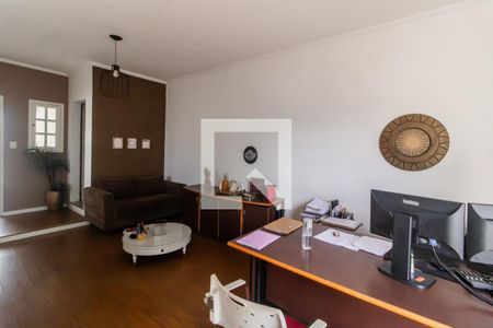 Casa à venda com 187m², 3 quartos e 2 vagas Casa à venda com 187m², 3 quartos e 2 vagasEscritório