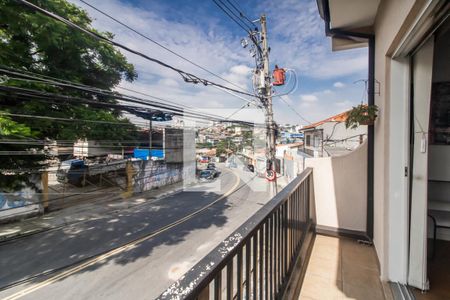 Casa à venda com 187m², 3 quartos e 2 vagas Casa à venda com 187m², 3 quartos e 2 vagasVaranda