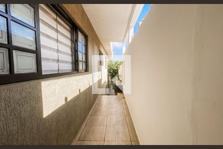 Casa à venda com 187m², 3 quartos e 2 vagas Casa à venda com 187m², 3 quartos e 2 vagasEntrada