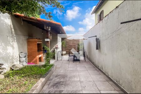 Casa à venda com 187m², 3 quartos e 2 vagas Casa à venda com 187m², 3 quartos e 2 vagasQuintal