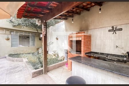 Casa à venda com 187m², 3 quartos e 2 vagas Casa à venda com 187m², 3 quartos e 2 vagasChurrasqueira