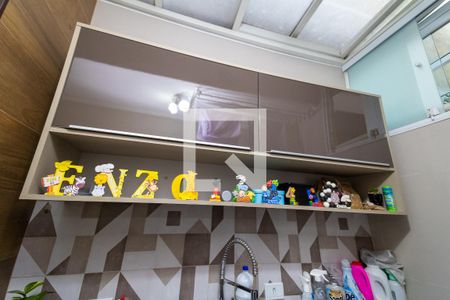 Casa de condomínio à venda com 60m², 2 quartos e 1 vagaLavanderia 