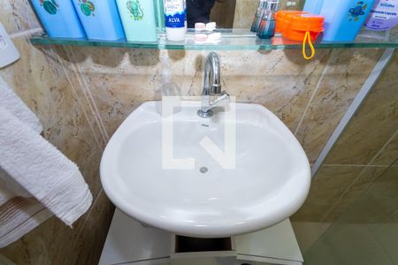 Casa de condomínio à venda com 60m², 2 quartos e 1 vagaBanheiro