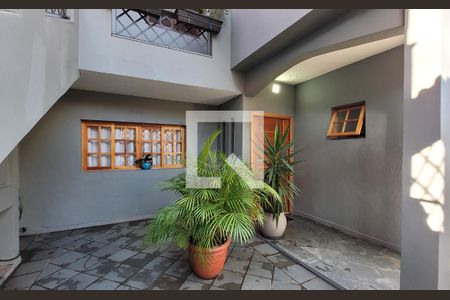 Casa à venda com 272m², 5 quartos e 3 vagasGaragem