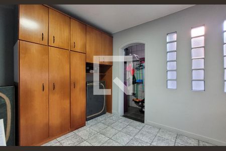 Casa à venda com 272m², 5 quartos e 3 vagasLavanderia