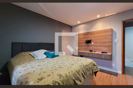 Casa à venda com 272m², 5 quartos e 3 vagasSuíte 2