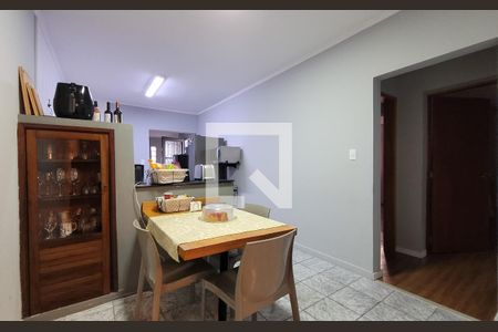 Casa à venda com 272m², 5 quartos e 3 vagasCozinha