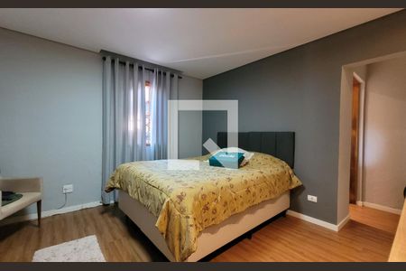 Casa à venda com 272m², 5 quartos e 3 vagasSuíte 2