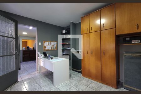 Casa à venda com 272m², 5 quartos e 3 vagasLavanderia