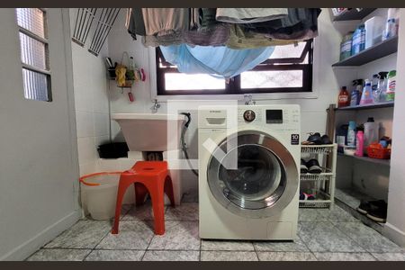 Casa à venda com 272m², 5 quartos e 3 vagasLavanderia