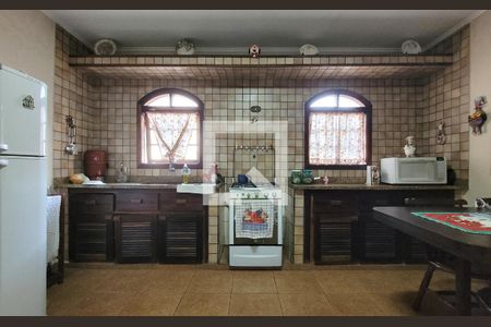 Casa à venda com 272m², 5 quartos e 3 vagasCozinha