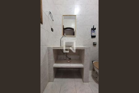 Casa à venda com 272m², 5 quartos e 3 vagasBanheiro da suíte 2