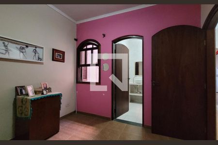 Casa à venda com 272m², 5 quartos e 3 vagasSuíte 2