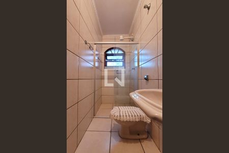 Banheiro da suíte de casa à venda com 5 quartos, 272m² em Vila Valparaiso, Santo André