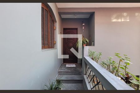 Casa à venda com 272m², 5 quartos e 3 vagasEntrada