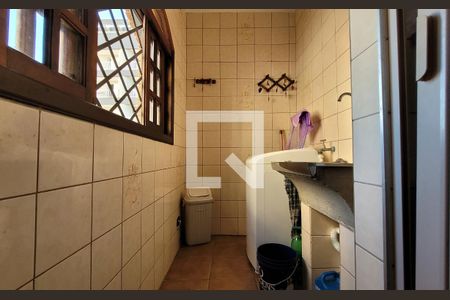 Casa à venda com 272m², 5 quartos e 3 vagasLavanderia