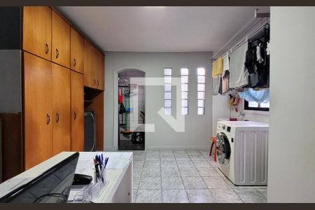 Casa à venda com 272m², 5 quartos e 3 vagasLavanderia