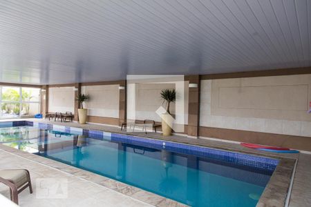 Apartamento à venda com 72m², 3 quartos e 1 vaga Apartamento à venda com 72m², 3 quartos e 1 vagaÁrea comum - Piscina Coberta