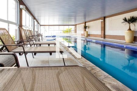 Apartamento à venda com 72m², 3 quartos e 1 vaga Apartamento à venda com 72m², 3 quartos e 1 vagaÁrea comum - Piscina Coberta