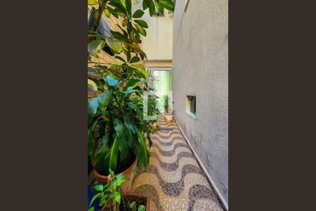 Casa à venda com 170m², 3 quartos e 2 vagasCorredor