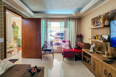 Casa à venda com 170m², 3 quartos e 2 vagasSala