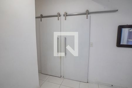 Apartamento para alugar com 90m², 2 quartos e sem vagaCorredor 