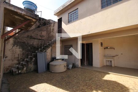Casa para alugar com 140m², 4 quartos e 6 vagasQuintal
