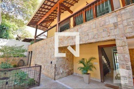 Casa à venda com 619m², 5 quartos e 7 vagasÁrea Externa