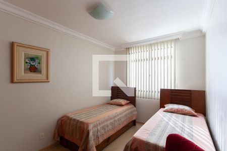 Apartamento à venda com 276m², 4 quartos e 3 vagas Apartamento à venda com 276m², 4 quartos e 3 vagasQuarto 2