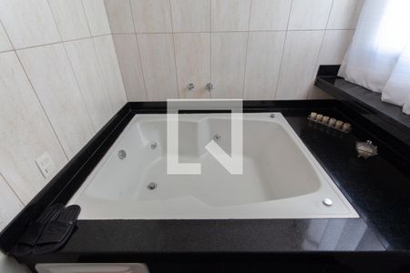 Apartamento à venda com 276m², 4 quartos e 3 vagas Apartamento à venda com 276m², 4 quartos e 3 vagasBanheiro da Suíte