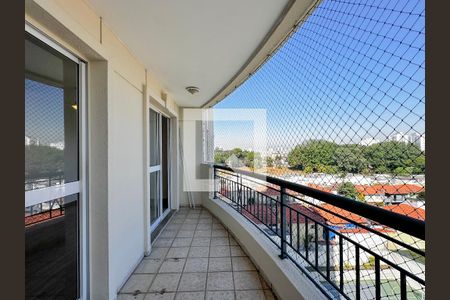 Apartamento à venda com 230m², 4 quartos e 5 vagasSacada Suíte 1