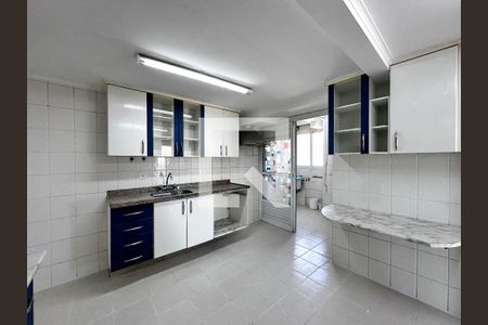 Apartamento à venda com 230m², 4 quartos e 5 vagasCozinha