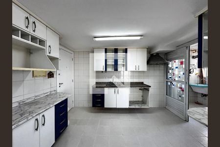 Apartamento à venda com 230m², 4 quartos e 5 vagasCozinha