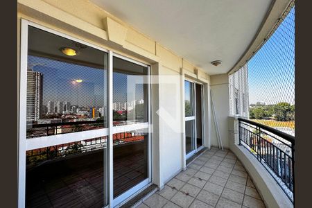 Apartamento à venda com 230m², 4 quartos e 5 vagasSacada Suíte 1