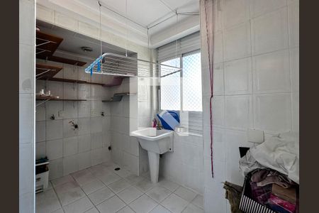 Apartamento à venda com 230m², 4 quartos e 5 vagasÁrea de Serviço 2