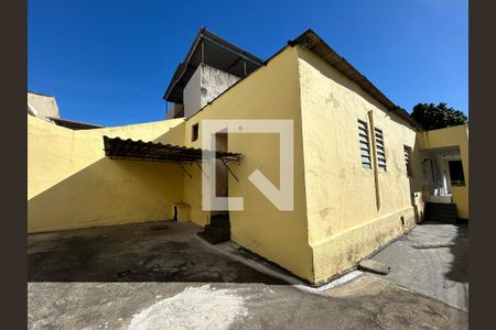 Casa para alugar com 230m², 5 quartos e 1 vagaFachada