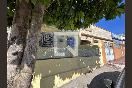 Casa para alugar com 230m², 5 quartos e 1 vagaFachada