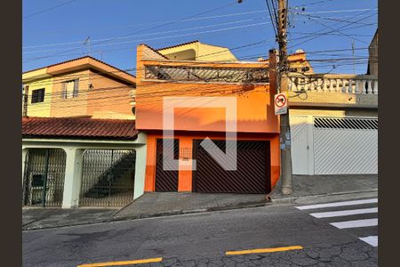 Fachada  de casa à venda com 3 quartos, 325m² em Vila Progresso, Santo André