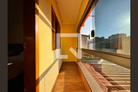 Sacada quarto 3 de casa à venda com 3 quartos, 325m² em Vila Progresso, Santo André