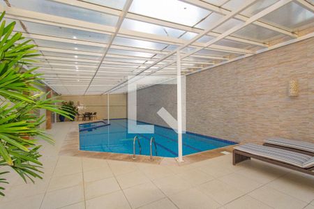 Apartamento à venda com 193m², 4 quartos e 3 vagas Apartamento à venda com 193m², 4 quartos e 3 vagasÁrea comum - Piscina