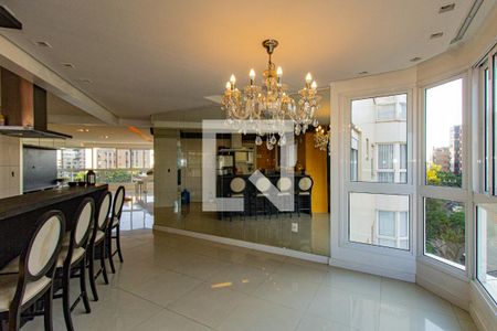 Apartamento à venda com 193m², 4 quartos e 3 vagas Apartamento à venda com 193m², 4 quartos e 3 vagasÁrea gourmet