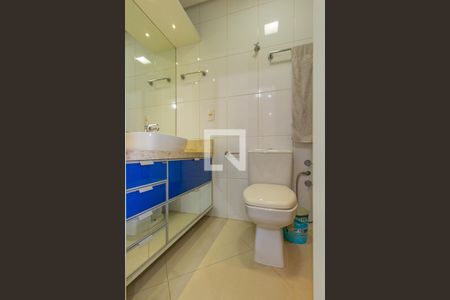 Apartamento à venda com 193m², 4 quartos e 3 vagas Apartamento à venda com 193m², 4 quartos e 3 vagasBanheiro da Suíte 2