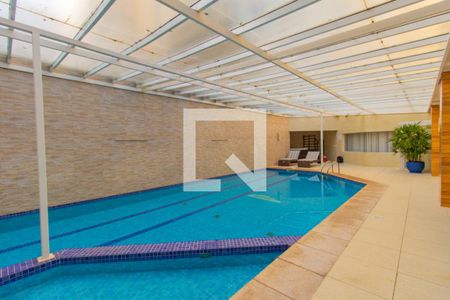 Apartamento à venda com 193m², 4 quartos e 3 vagas Apartamento à venda com 193m², 4 quartos e 3 vagasÁrea comum - Piscina