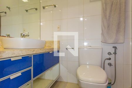 Apartamento à venda com 193m², 4 quartos e 3 vagas Apartamento à venda com 193m², 4 quartos e 3 vagasBanheiro da Suíte 2
