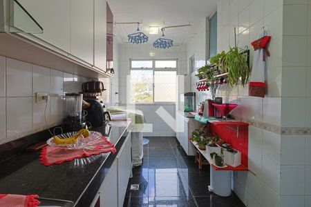 Apartamento à venda com 96m², 3 quartos e 1 vaga Apartamento à venda com 96m², 3 quartos e 1 vagaCozinha e Área de Serviço